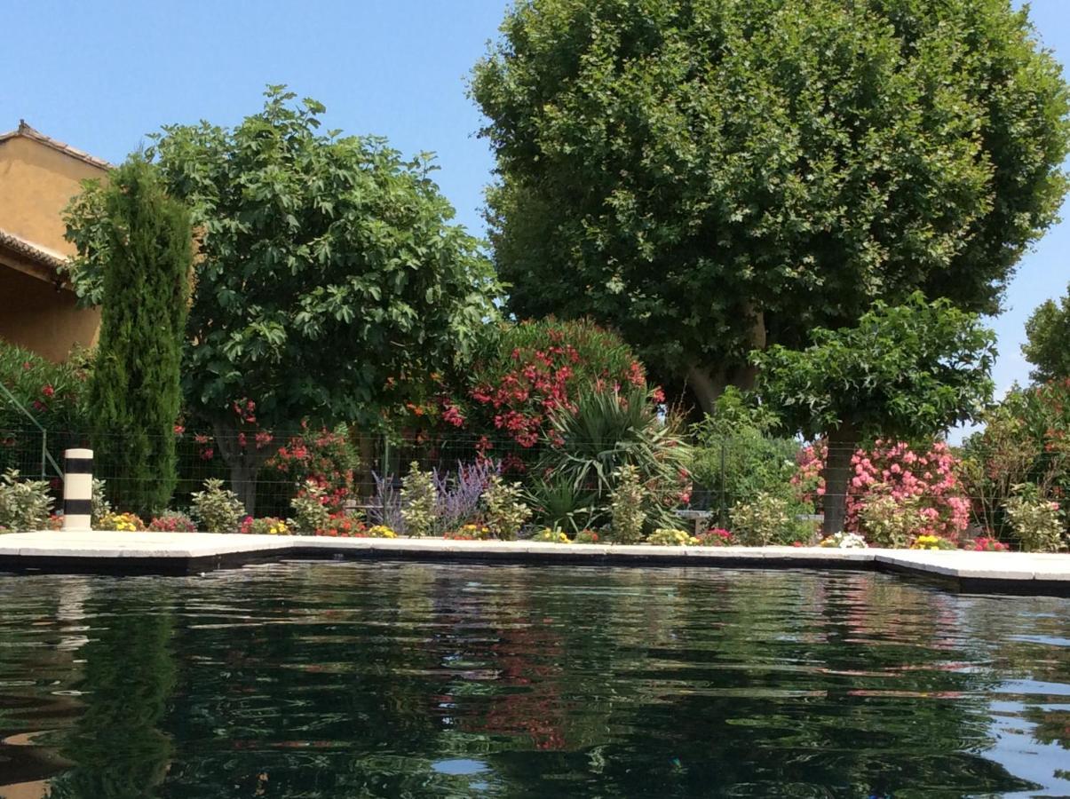 La Bergerie De Castellan Bed & Breakfast Verquieres Exterior photo
